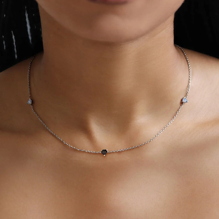 Necklaces & pendants