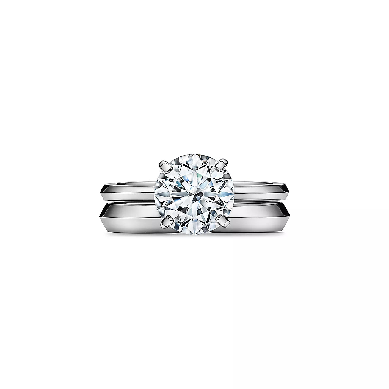 Engagement Ring With a Round Brilliant Gem